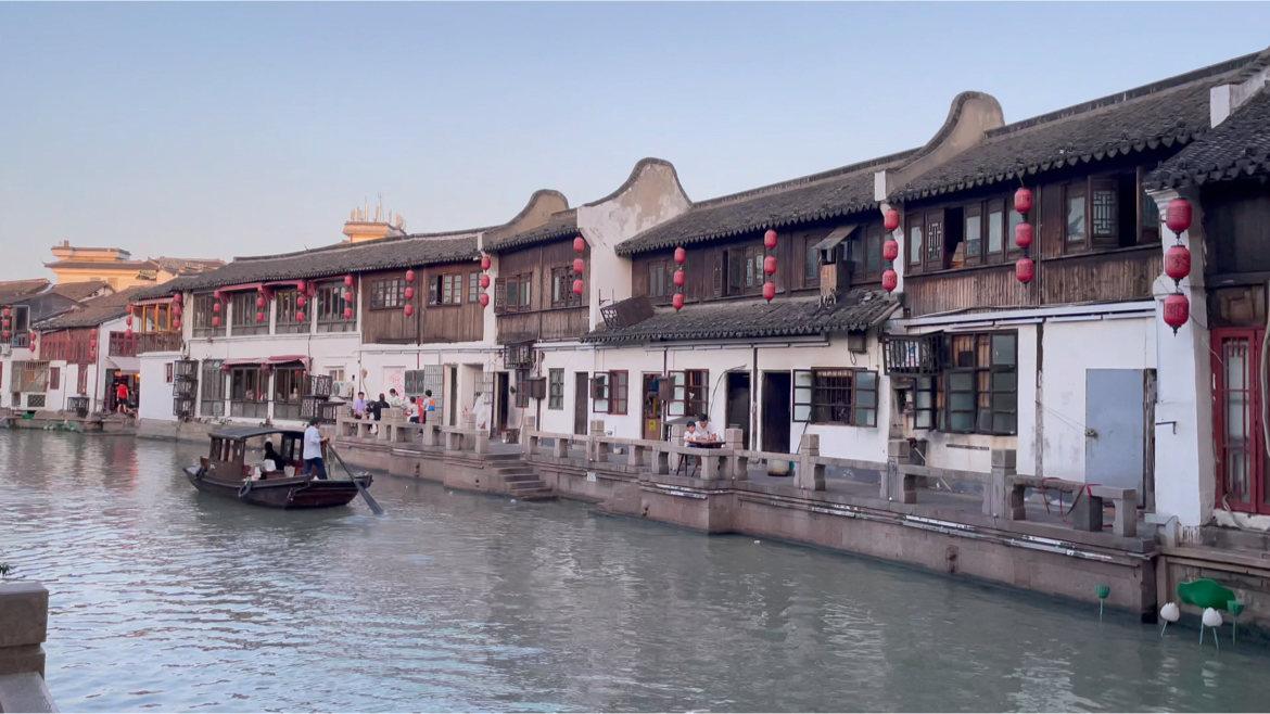 一件装备就能成为套装的话，为什么不直接做到装备里？